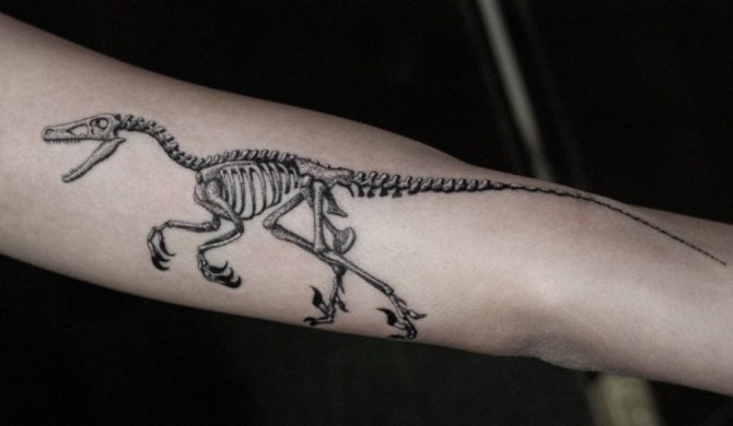 10_dinosaur_skeleton_tattoo