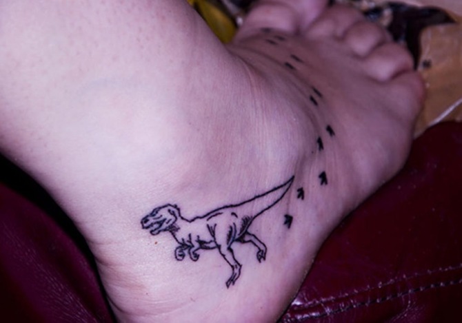 17_small_dinosaur_tattoo