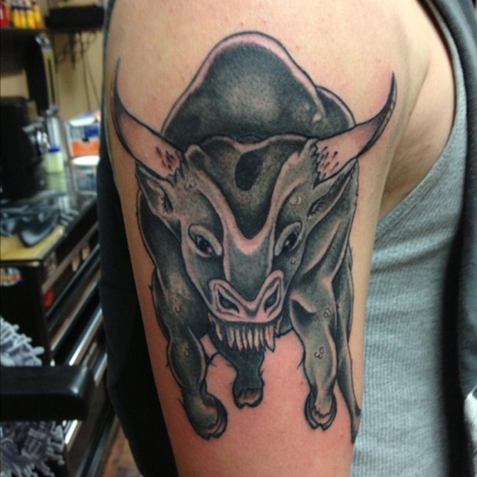 04-black-bull-tattoo-ideas