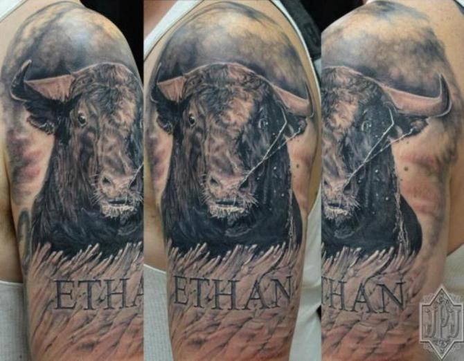 12-bull-shoulder-tattoo
