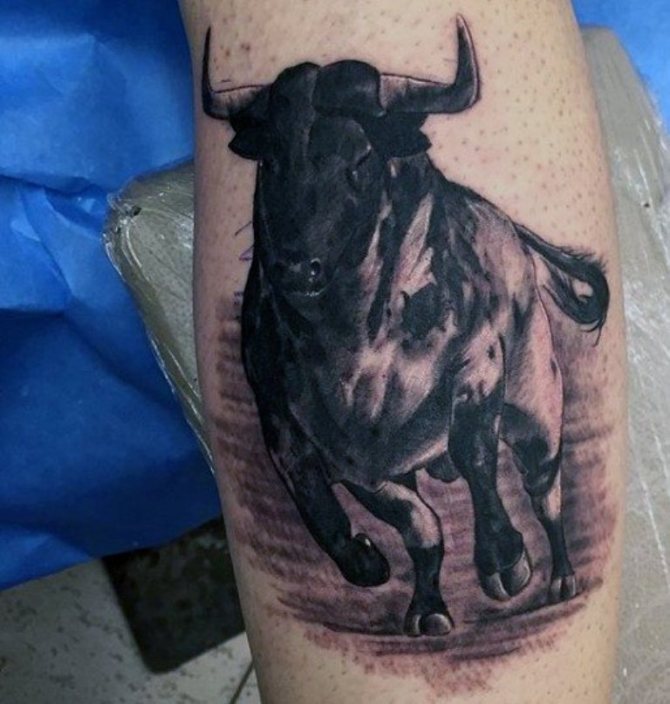 15-bull-sleeve-tattoo