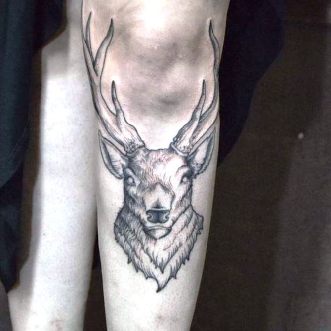 17 Deer Thigh Tattoo - 30 Deer Tattoos
