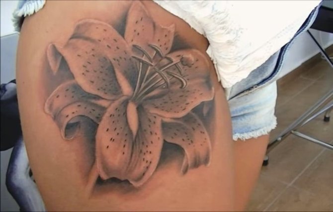 11 Lily Flower Tattoo