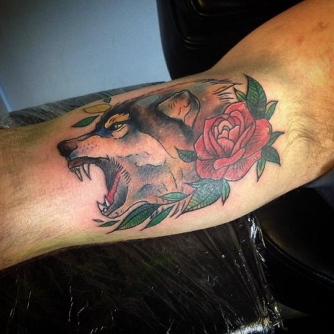 Wolf Bicep Tattoo