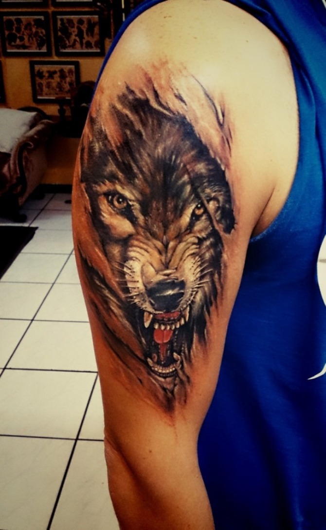 Wolf Tattoo on Leg