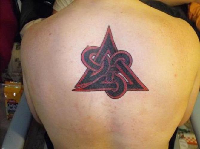 Celtic Triangle Tattoo Designs - 40+ Triangle Tattoos <3 <3