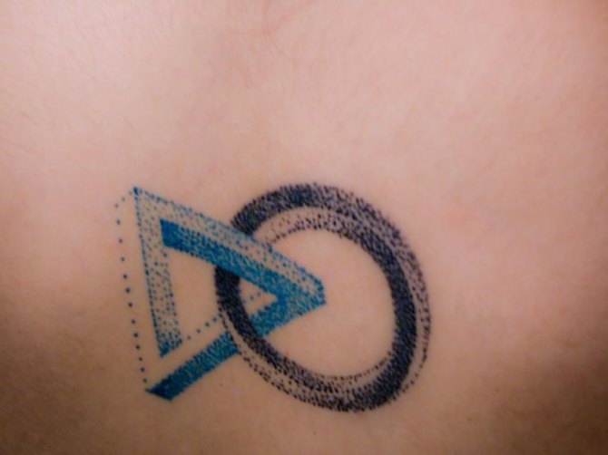 Circle Triangle Tattoo - 40+ Triangle Tattoos <3 <3