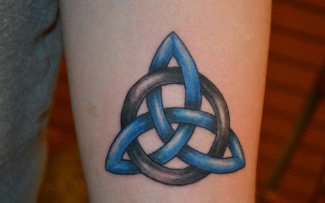  Irish Trinity Knot Tattoo - 30+ Knot Tattoos <3 <3