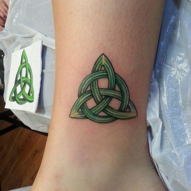  Celtic Trinity Knot Tattoo - 30+ Knot Tattoos <3 <3