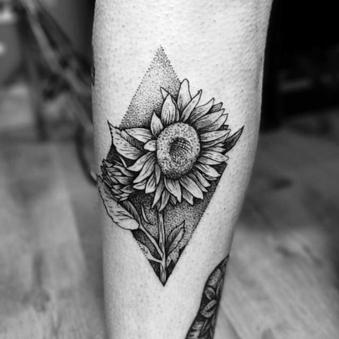 Black and Grey Sunflower Tattoo - 20 Sunflower Tattoos <3 <3