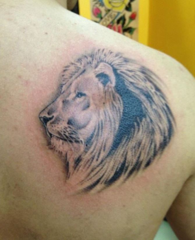 Lion Head Back Tattoo - Lion Tattoos <3 <3