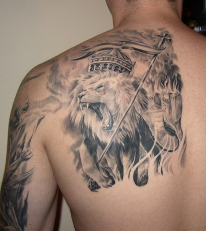 Tattoo on Back of Men's - Lion Tattoos <3 <3