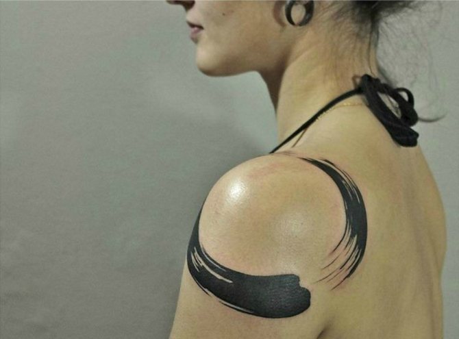 Simple Shoulder Tattoo for Women