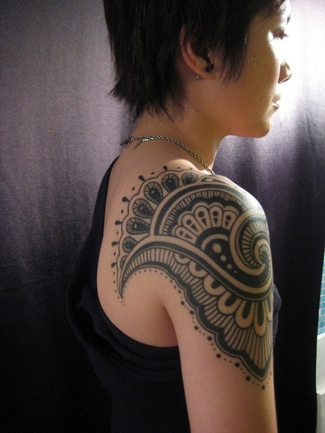 Tribal Tattoo for Women on Shoulder