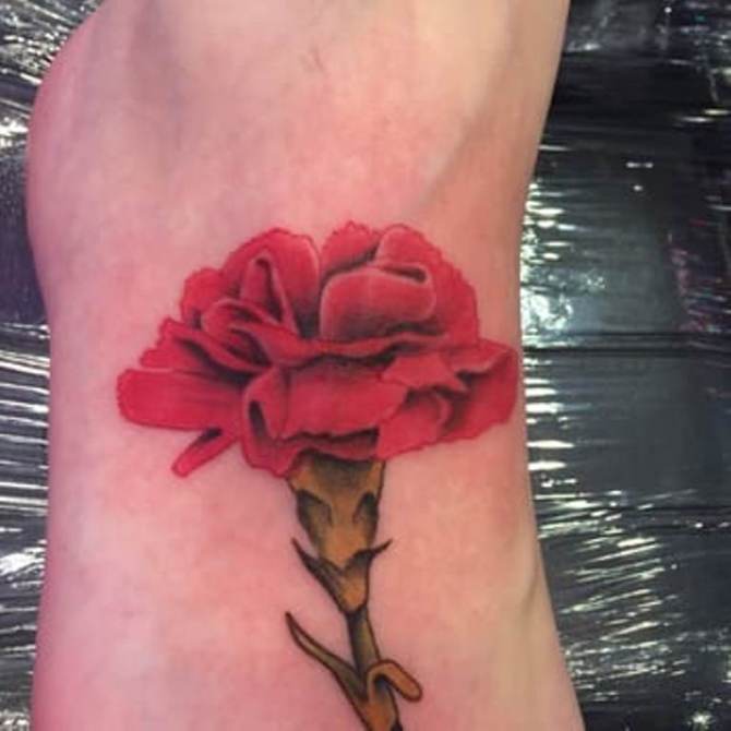 11-Carnation-Tattoo-on-Leg