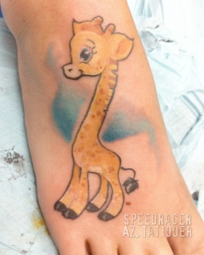 08-giraffe-foot-tattoo