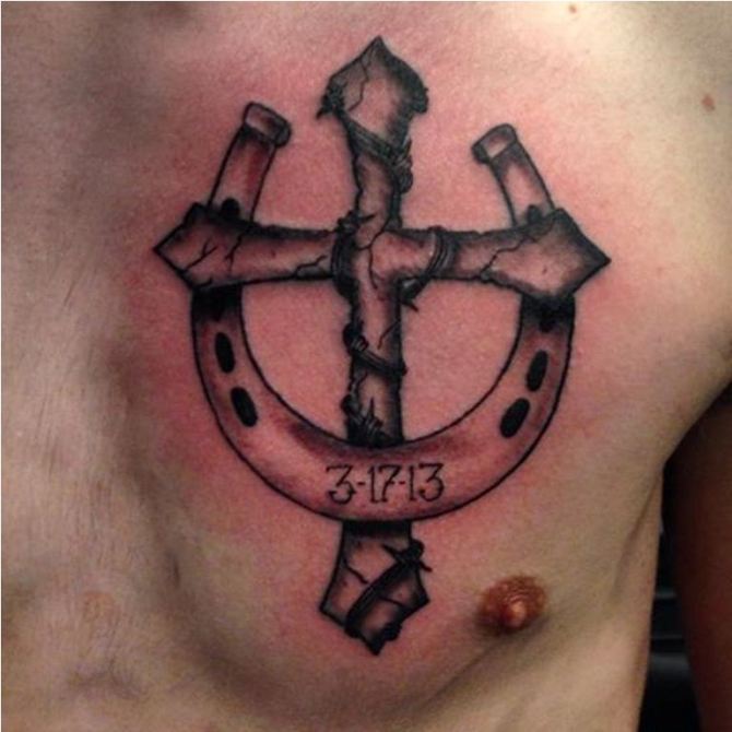 12-horseshoe-cross-tattoo