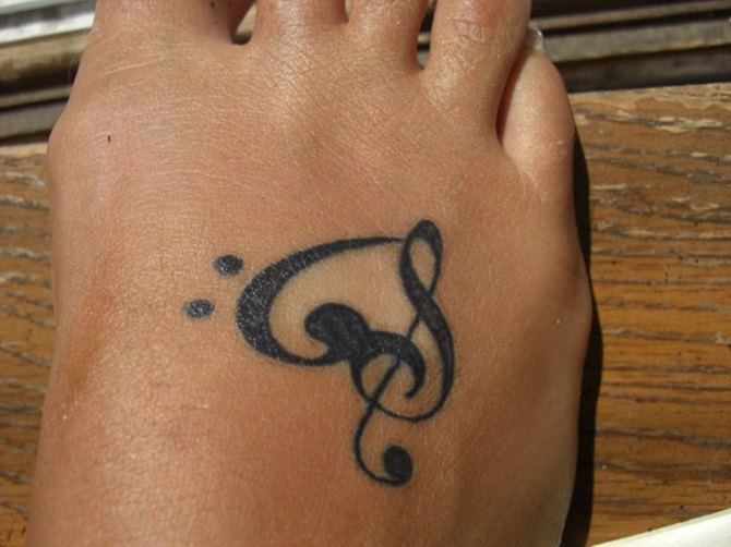 27-treble-clef-and-heart-tattoo