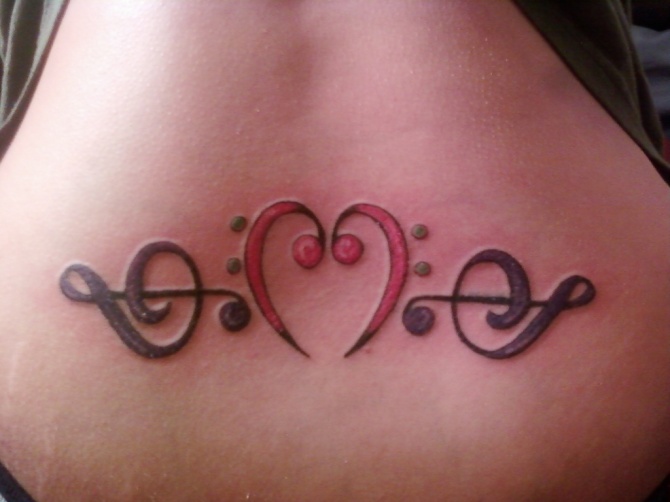 39-treble-clef-heart-tattoo