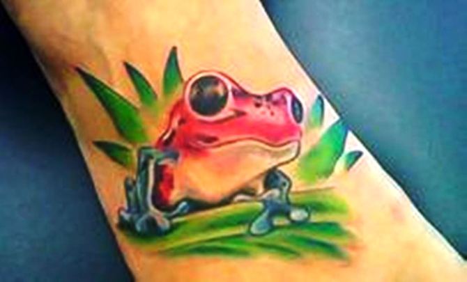 28 Red Frog Tattoo - 40 Frog Tattoos