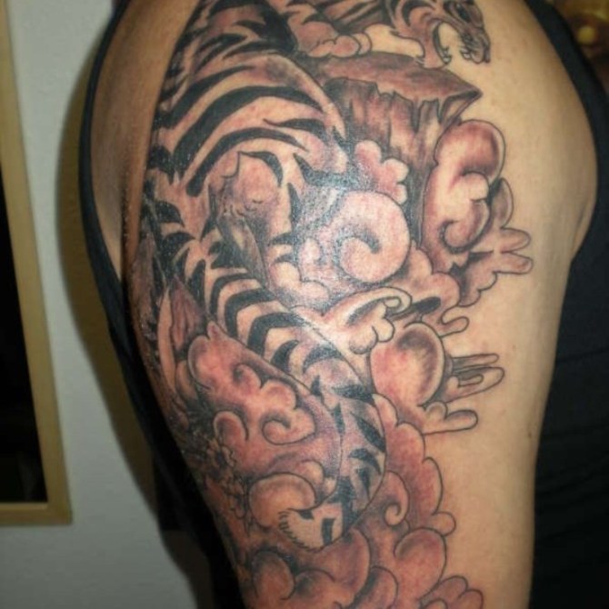  Upper Arm Tattoo Ideas - 40 Tiger Tattoos <3 <3