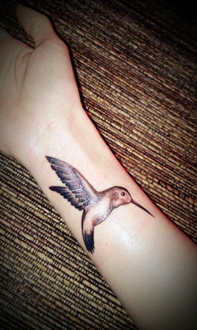 Hummingbird Tattoo on Wrist - Hummingbird Tattoos <3 <3