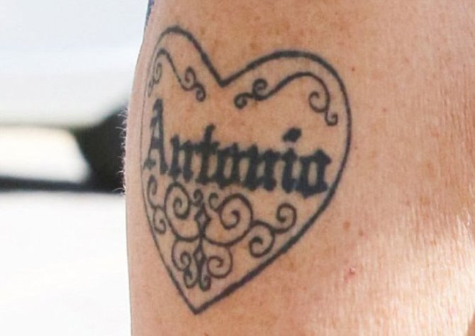 Griffith Melanie Antonio Tattoo - 40+ Heart Tattoos <3 <3