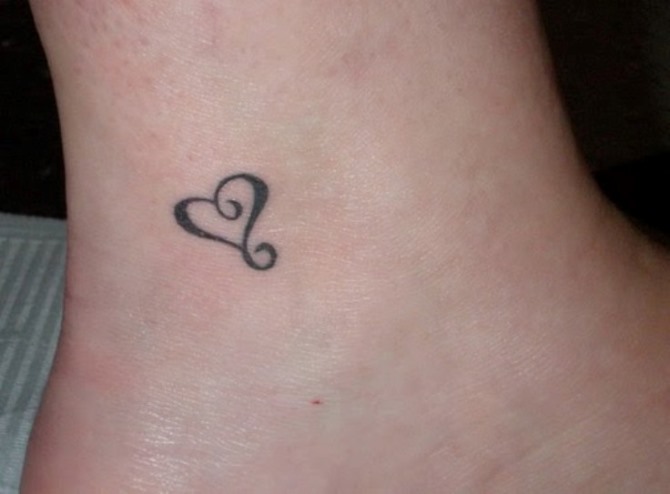 Small Tattoo for Girls - 40+ Heart Tattoos <3 <3